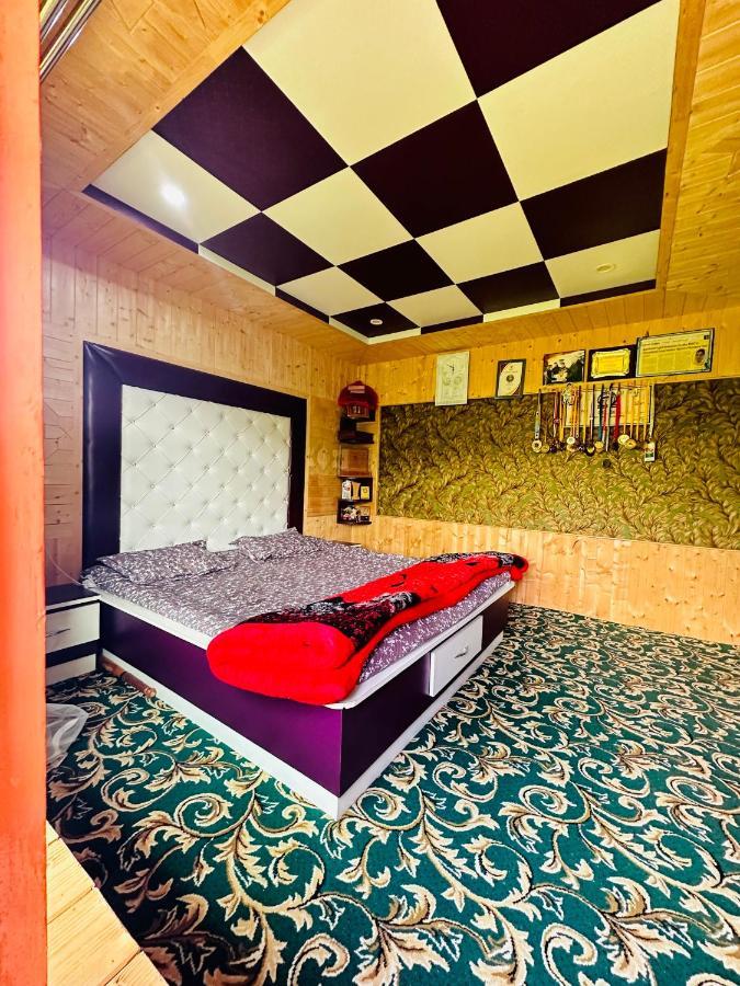 Sheen Homestay Gulmarg Eksteriør bilde