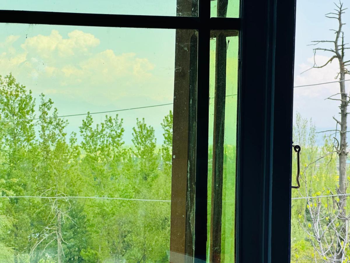 Sheen Homestay Gulmarg Eksteriør bilde