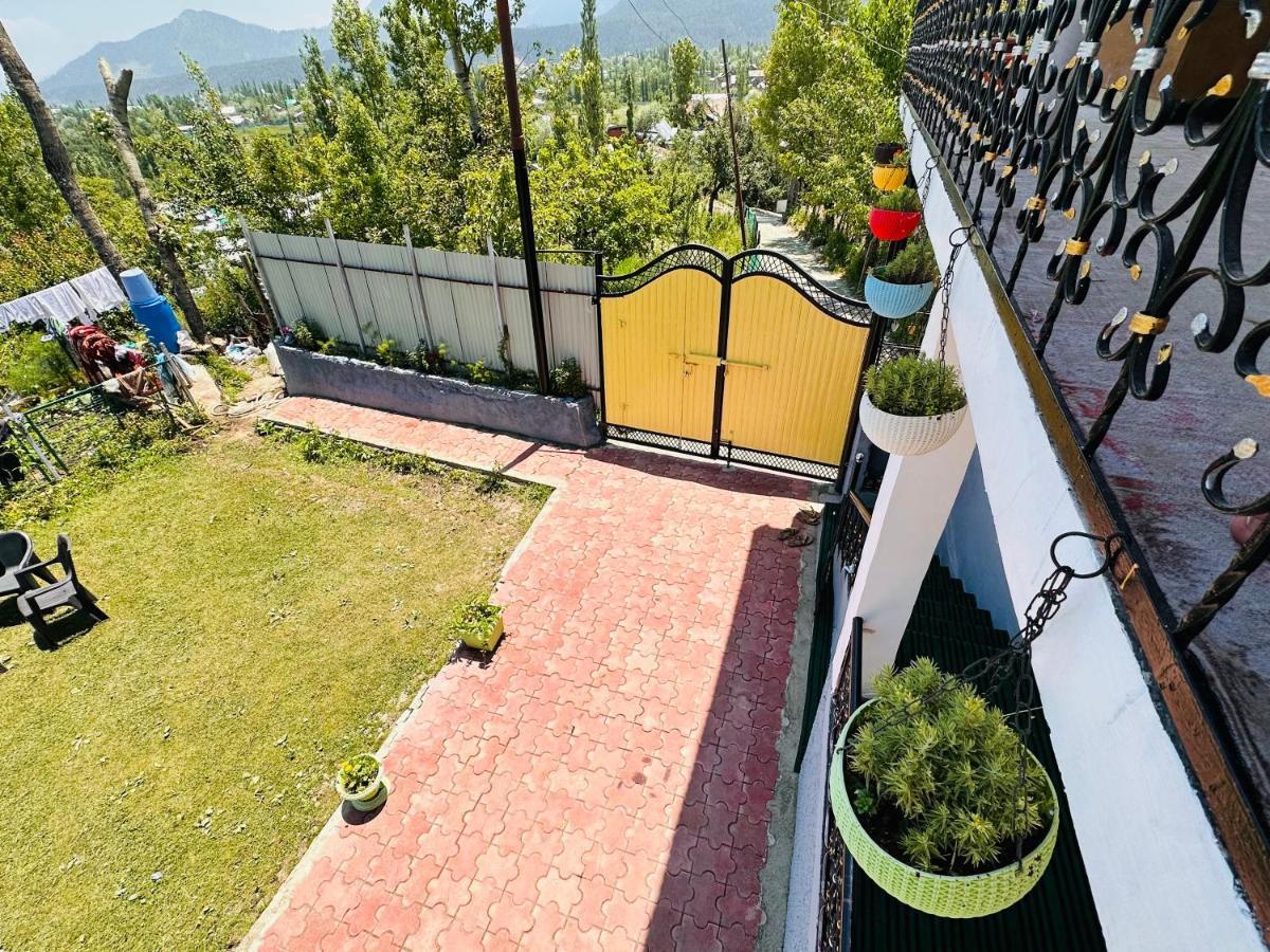 Sheen Homestay Gulmarg Eksteriør bilde