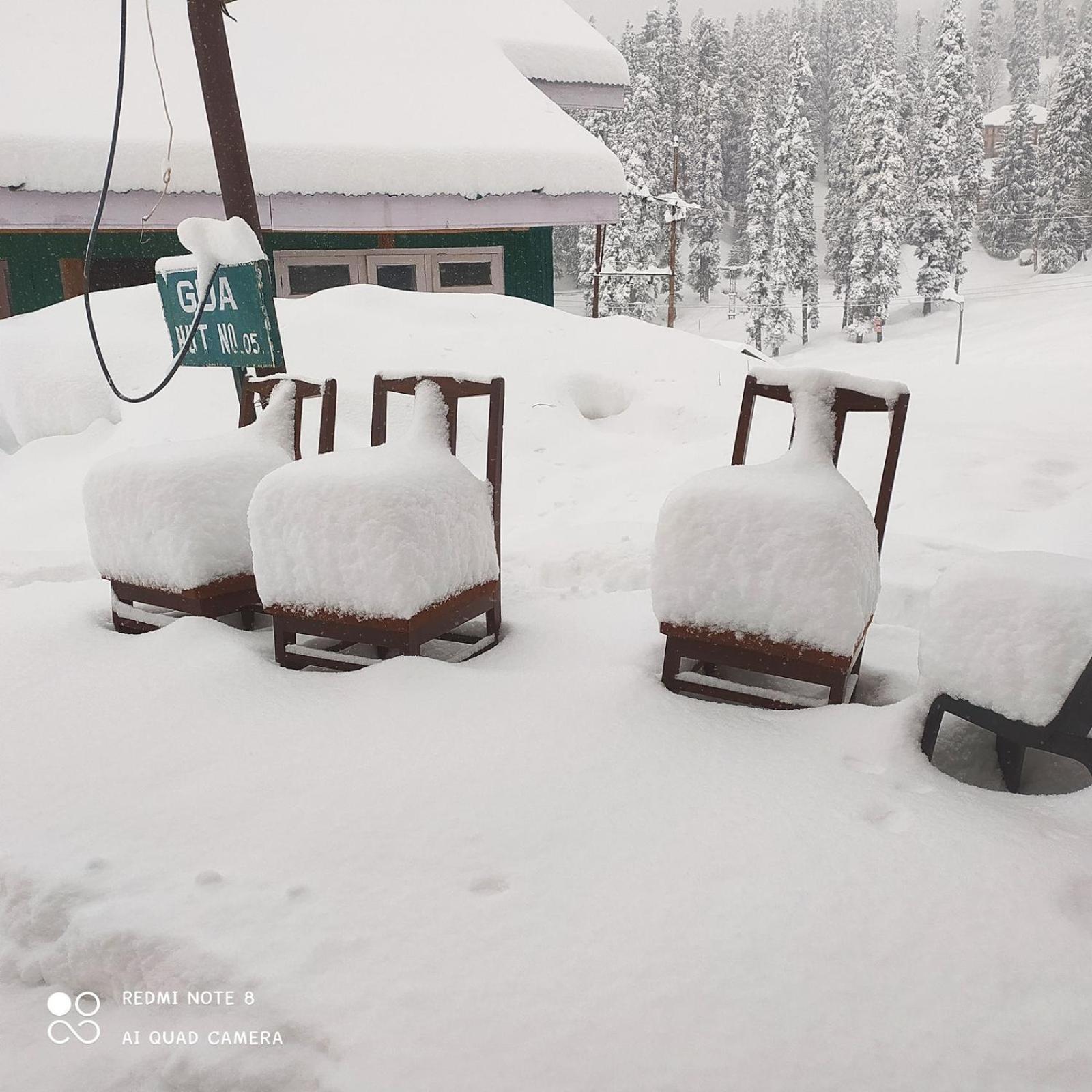 Sheen Homestay Gulmarg Eksteriør bilde