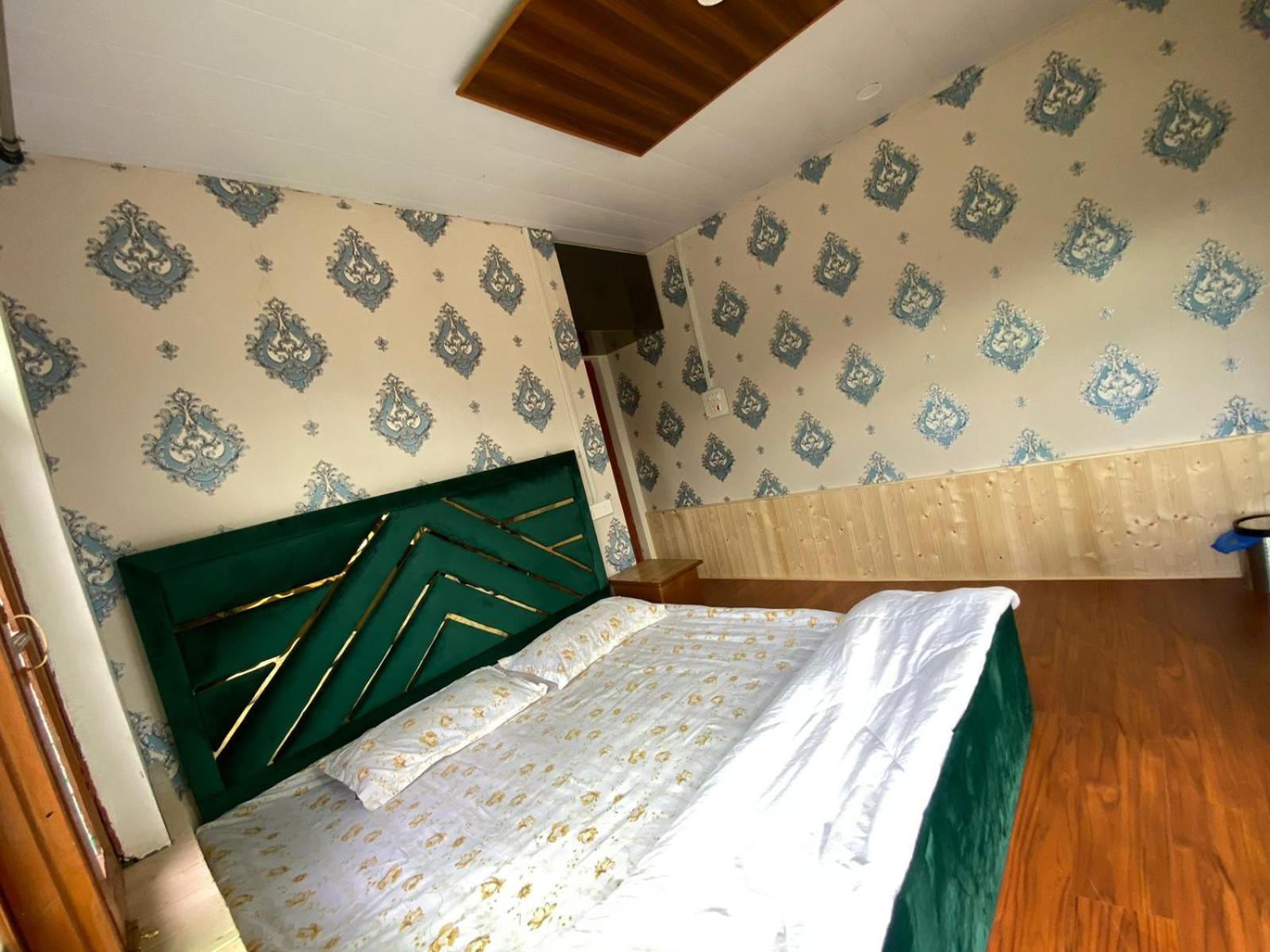 Sheen Homestay Gulmarg Eksteriør bilde