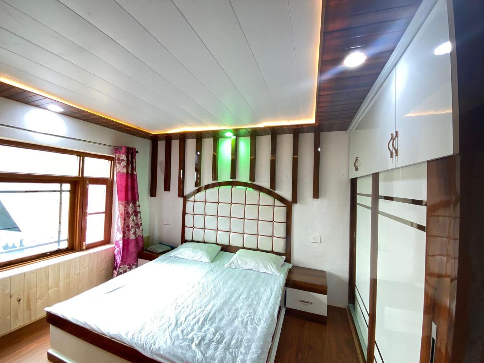 Sheen Homestay Gulmarg Eksteriør bilde