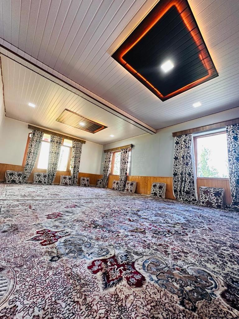 Sheen Homestay Gulmarg Eksteriør bilde