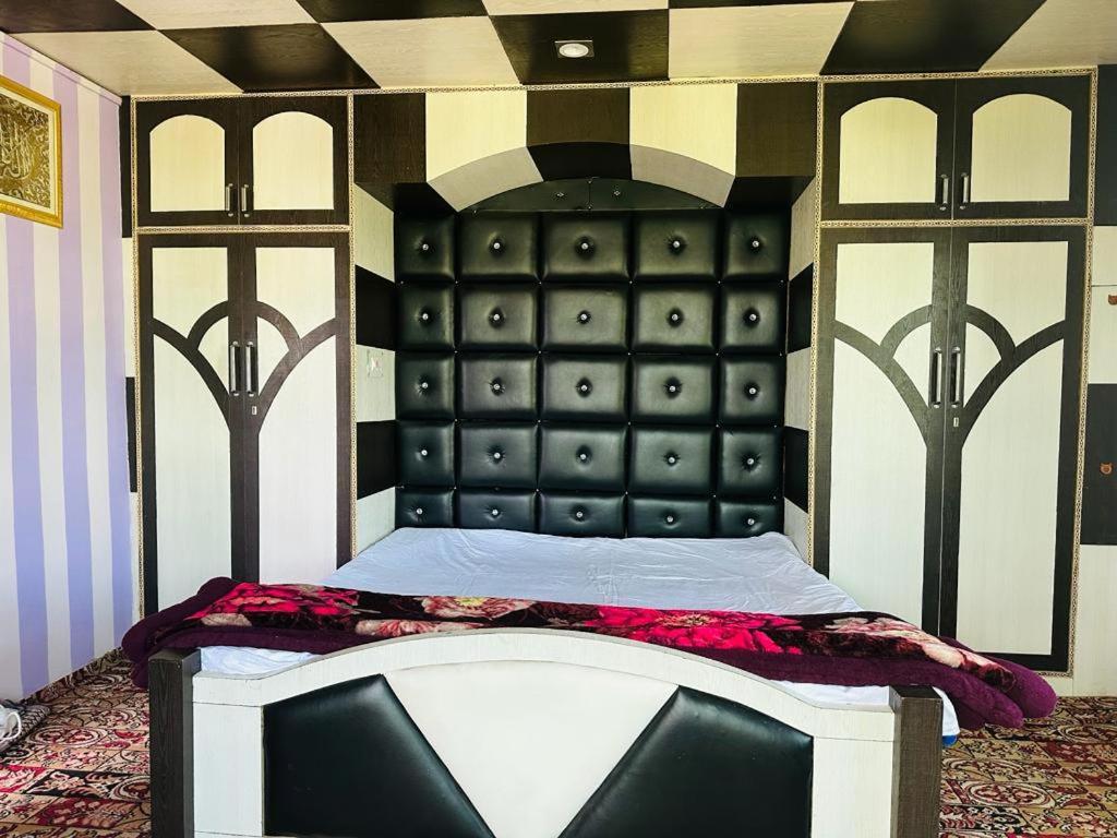 Sheen Homestay Gulmarg Eksteriør bilde