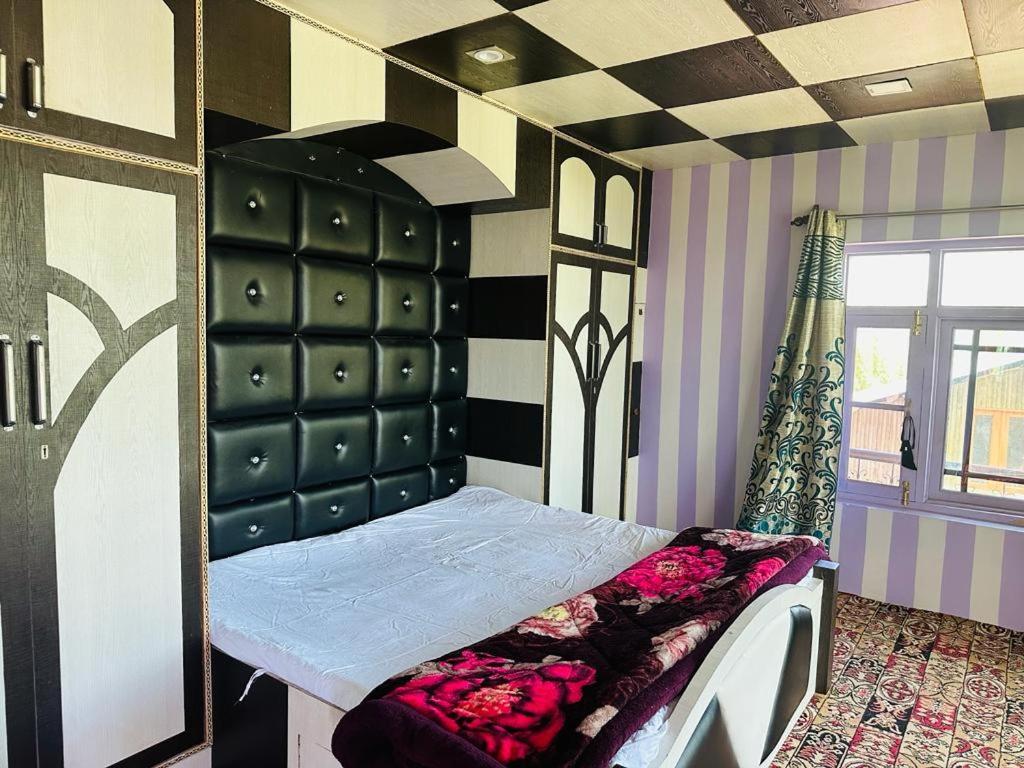 Sheen Homestay Gulmarg Eksteriør bilde